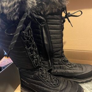 Eddie Bauer Black Quilted Winter Boots